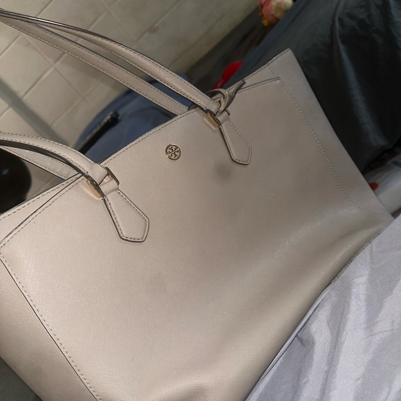 TORY BURCH ROBINSON TOTE - Picture 12 of 15
